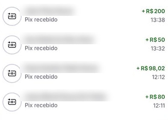 Quatro Pix recebidos entre 12h11 e 13h38, de R$ 50 a R$ 200